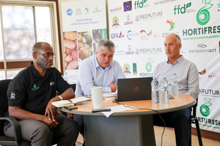 HortiFresh Director in discussion with Dream Valley team on connecting farmers to premium markets and transforming agro-value chains.